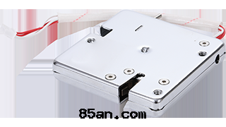 规劃(huà)&成(chéng)立“量(liàng)子·研發(fà)中(zhōng)心(xīn)”及(jí)“試验中(zhōng)心(xīn)”;
量(liàng)子科技針(zhēn)对智能快(kuài)遞櫃市(shì)场(chǎng)，研發(fà)AS.500X/Y系(xì)列電(diàn)磁鎖，並(bìng)與(yǔ)豐巢网(wǎng)絡協同(tóng)建立産品性(xìng)能标(biāo)準及(jí)实验方法(fǎ)，樹(shù)立該應(yìng)用(yòng)市(shì)场(chǎng)全(quán)行業産品标(biāo)杆；
整合供應(yìng)鍊(liàn)，開(kāi)办電(diàn)磁铁(tiě)組裝(zhuāng)廠(chǎng)、五(wǔ)金(jīn)沖壓廠(chǎng)、端子線(xiàn)工廠(chǎng)、注塑廠(chǎng)，提(tí)高(gāo)对核心(xīn)零(líng)部件(jiàn)的(de)産能及(jí)品質(zhì)把(bǎ)控能力，提(tí)高(gāo)服(fú)務(wù)品質(zhì)；
開(kāi)展“制造&检測自(zì)動(dòng)化(huà)”整改活動(dòng)，涉及(jí)零(líng)部件(jiàn)生(shēng)産制造及(jí)成(chéng)品組裝(zhuāng)全(quán)流程，实現(xiàn)産線(xiàn)自(zì)動(dòng)化(huà)检測，增加全(quán)检項目，大(dà)幅提(tí)高(gāo)生(shēng)産效率，检測效率及(jí)産品一(yī)致性(xìng)。